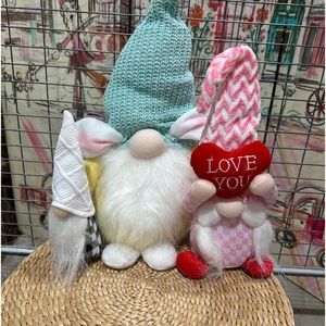 gnomes plush. Condition is Used